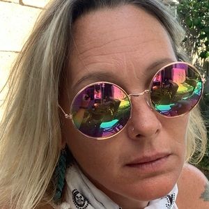 Meet your Posher, Toni